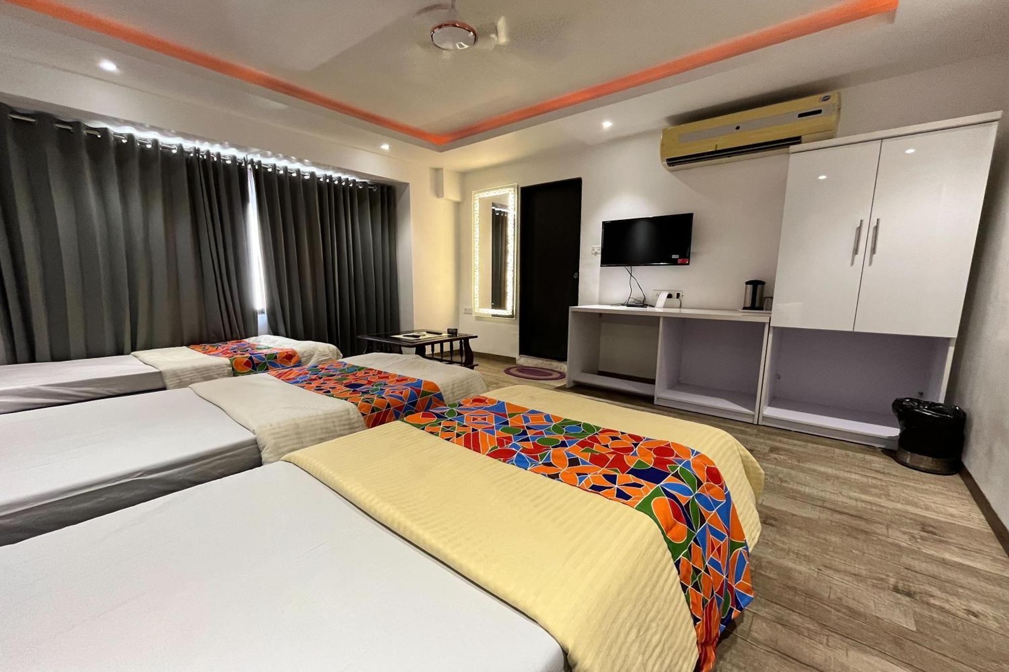 Hotel Shailly Inn 아흐메다바드 외부 사진