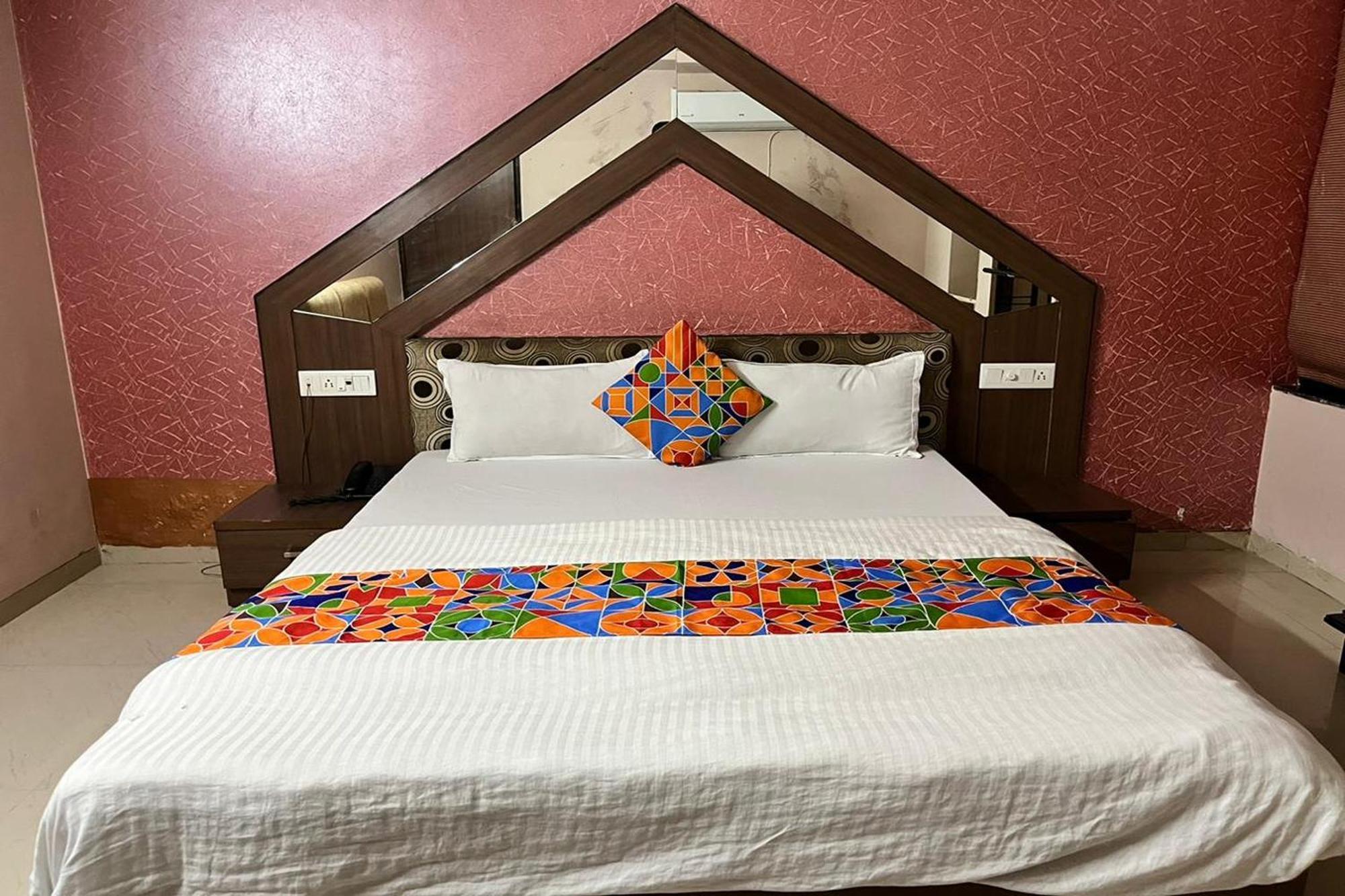 Hotel Shailly Inn 아흐메다바드 외부 사진