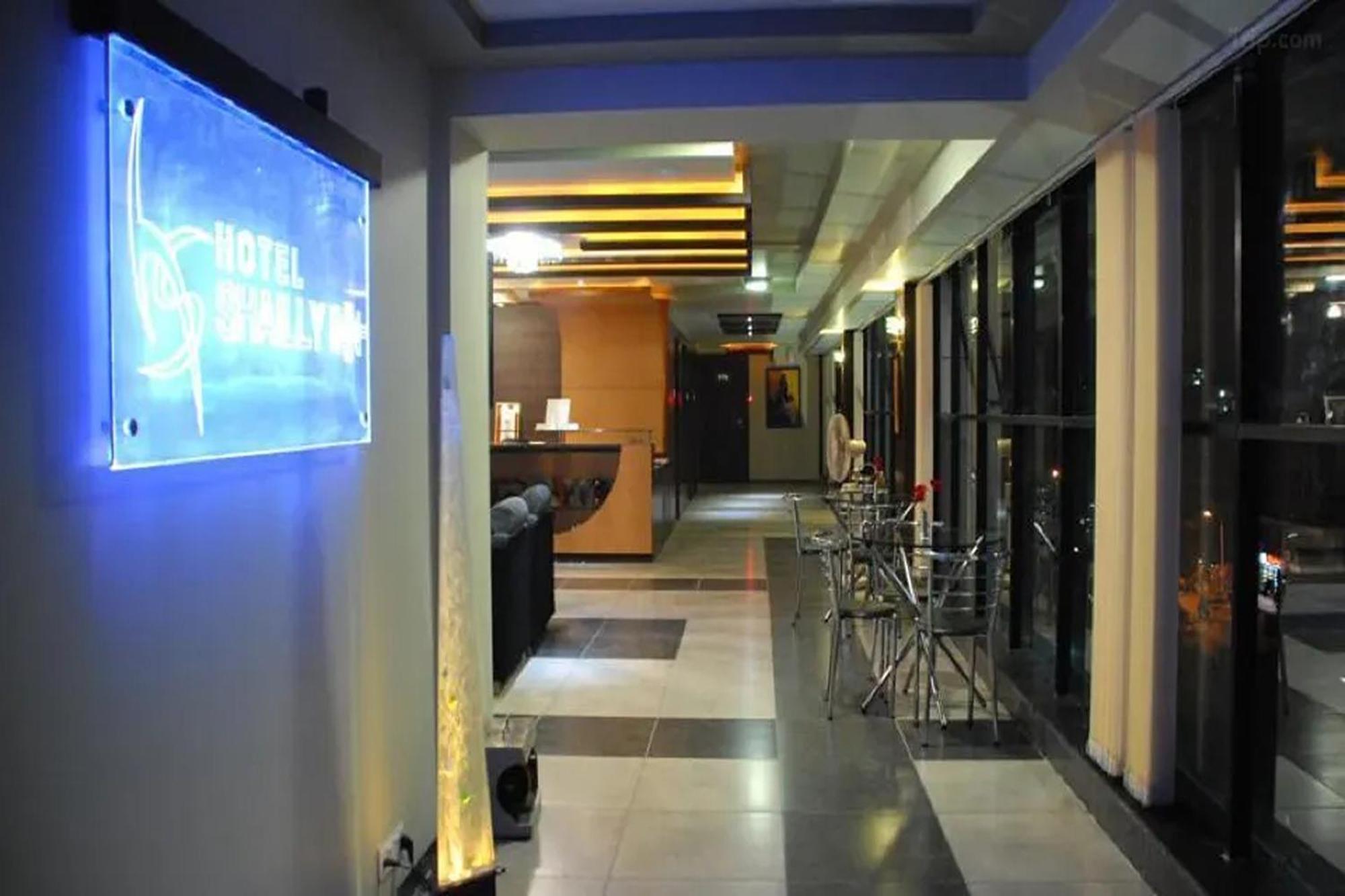Hotel Shailly Inn 아흐메다바드 외부 사진